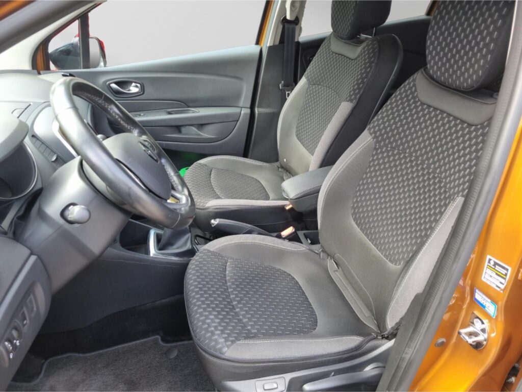 Renault Captur Exposé-Bild 8