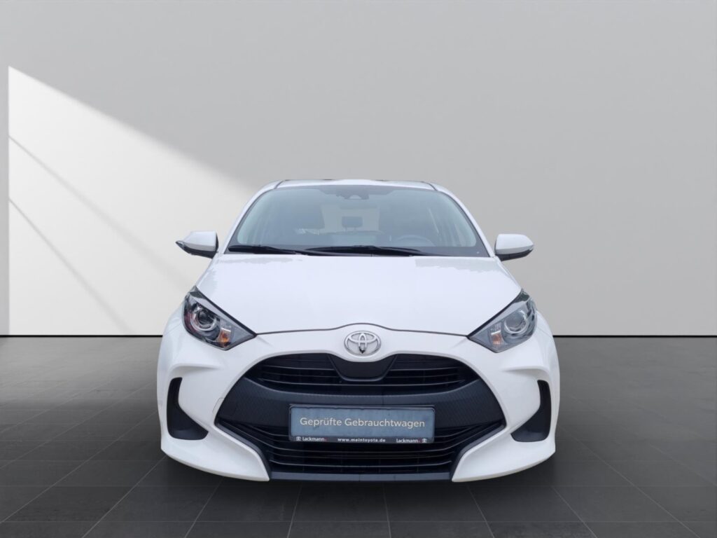 Toyota Yaris Exposé-Bild 2