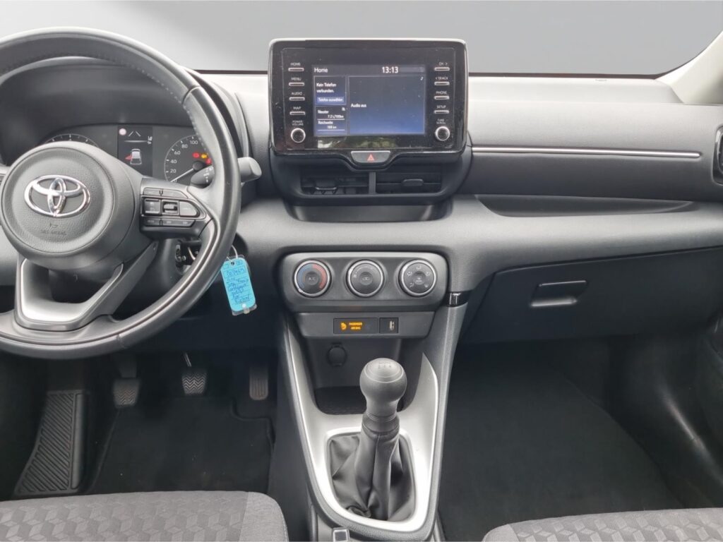 Toyota Yaris Exposé-Bild 12