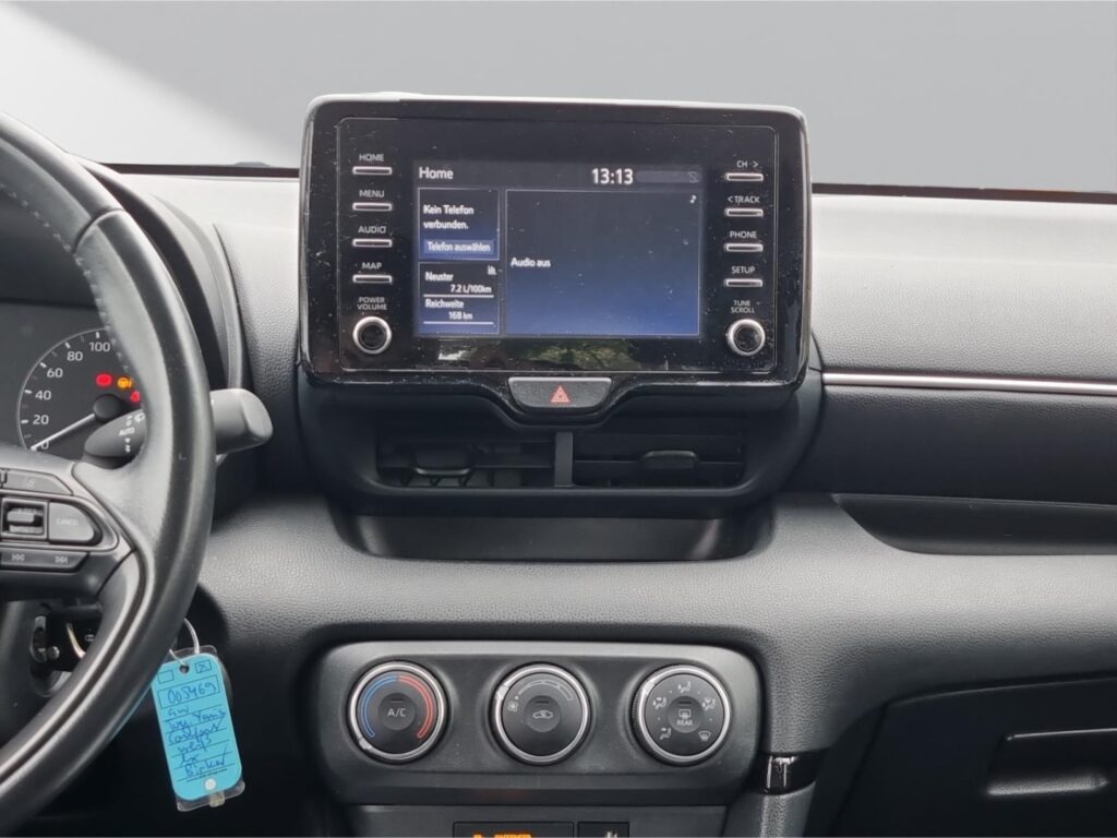 Toyota Yaris Exposé-Bild 13