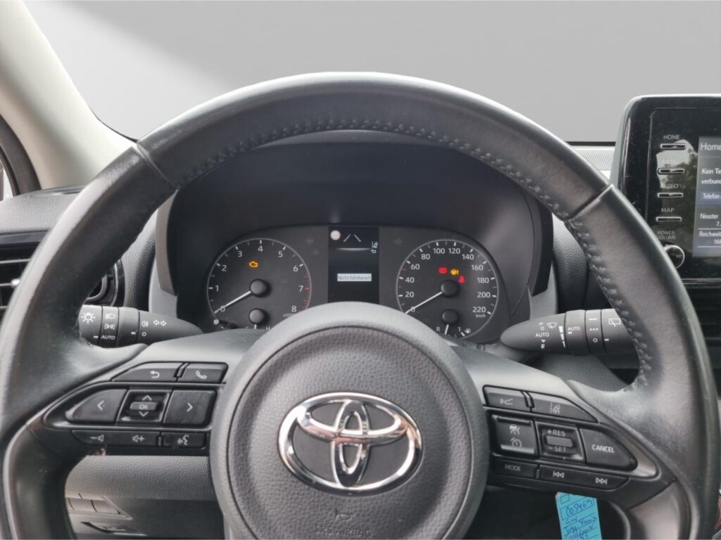 Toyota Yaris Exposé-Bild 14