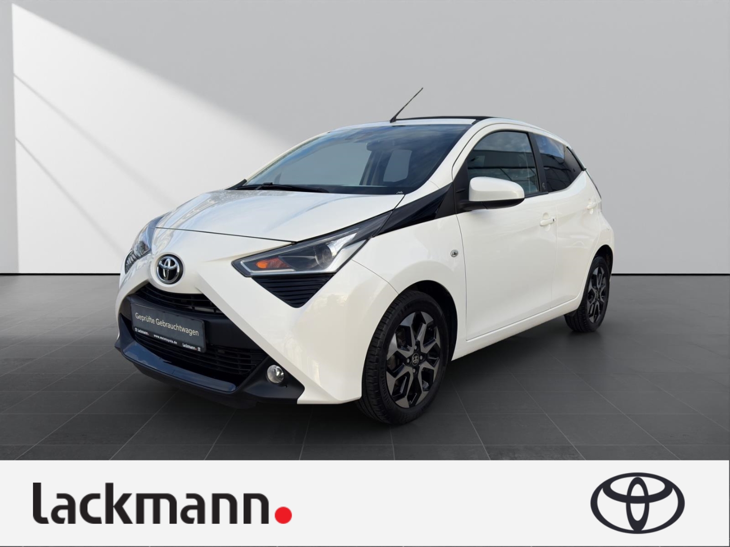 Toyota Aygo Exposé-Bild 1