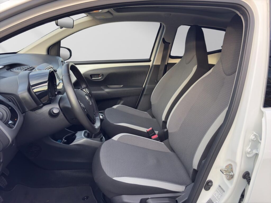 Toyota Aygo Exposé-Bild 8