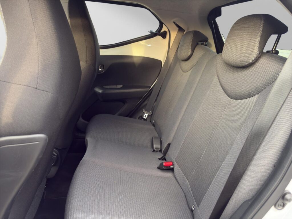 Toyota Aygo Exposé-Bild 9