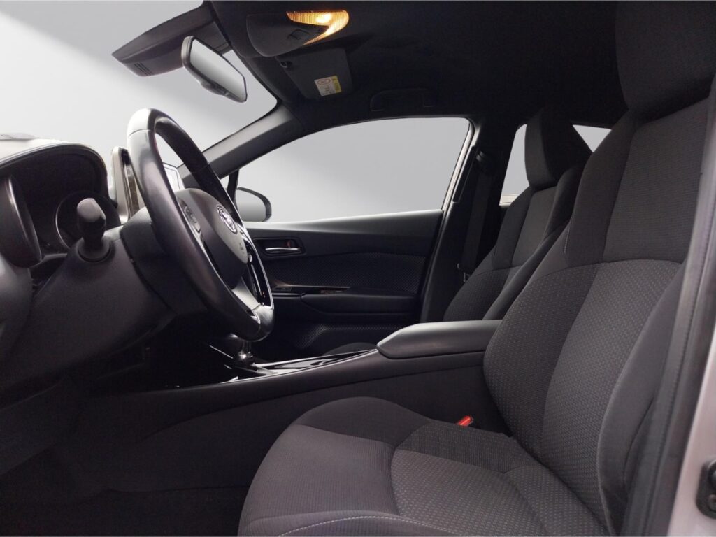 Toyota C-HR Exposé-Bild 8