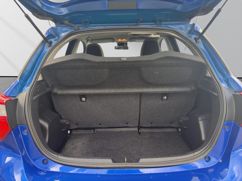 Toyota Yaris Exposé-Bild 7