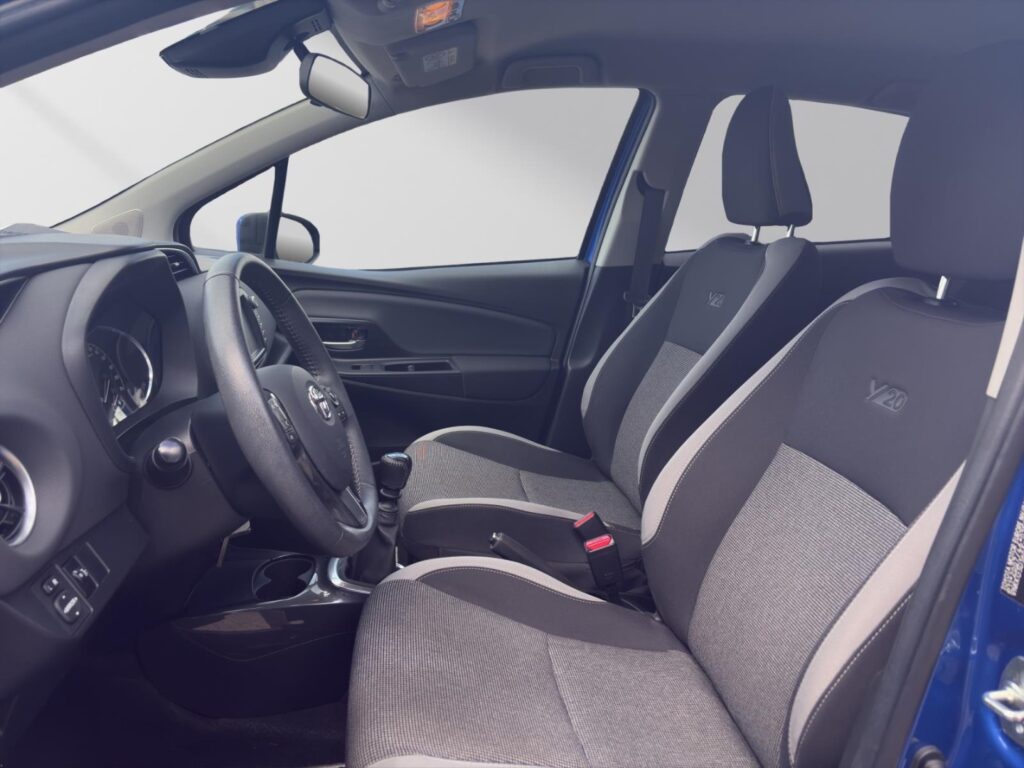 Toyota Yaris Exposé-Bild 8