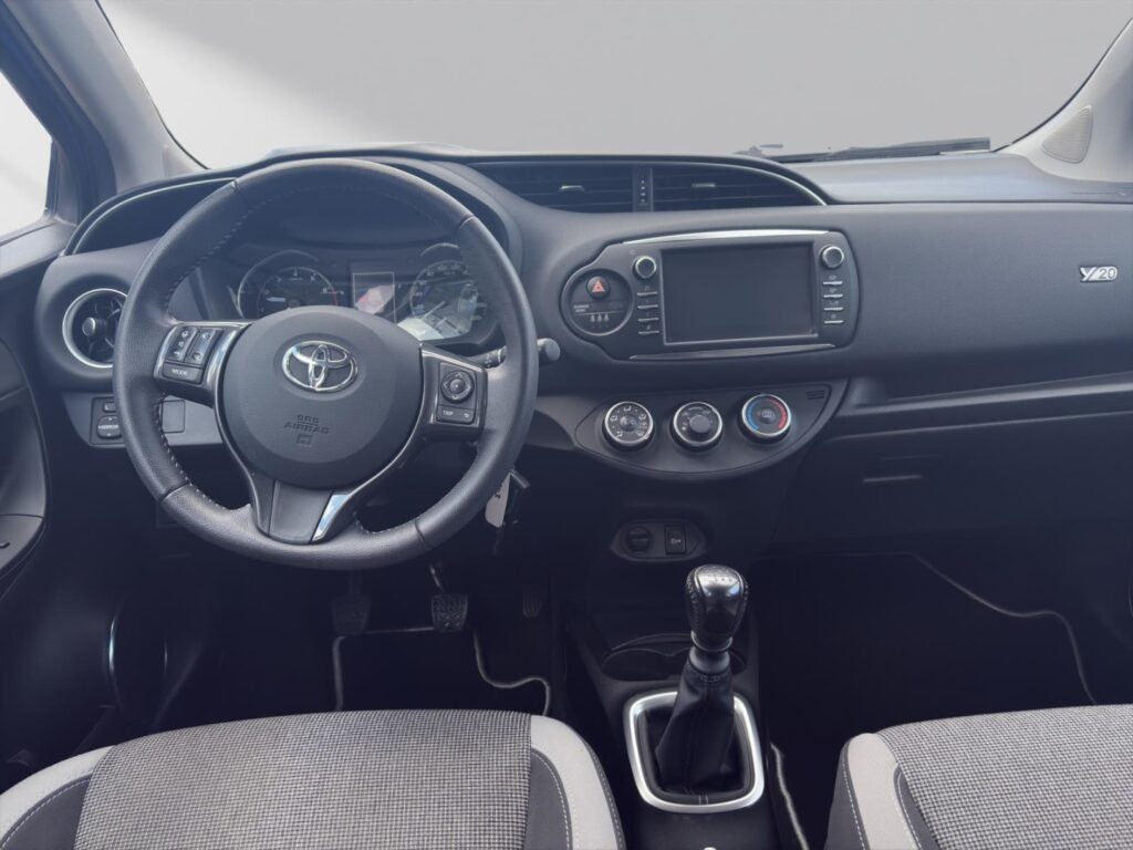 Toyota Yaris Exposé-Bild 10