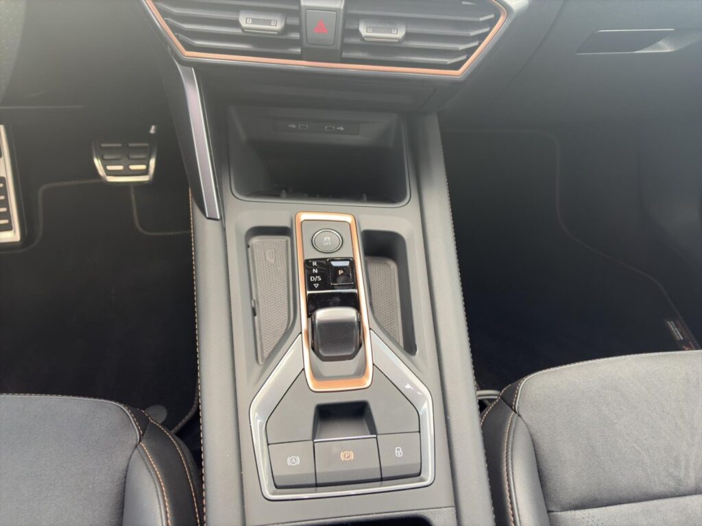 Cupra Leon Exposé-Bild 12