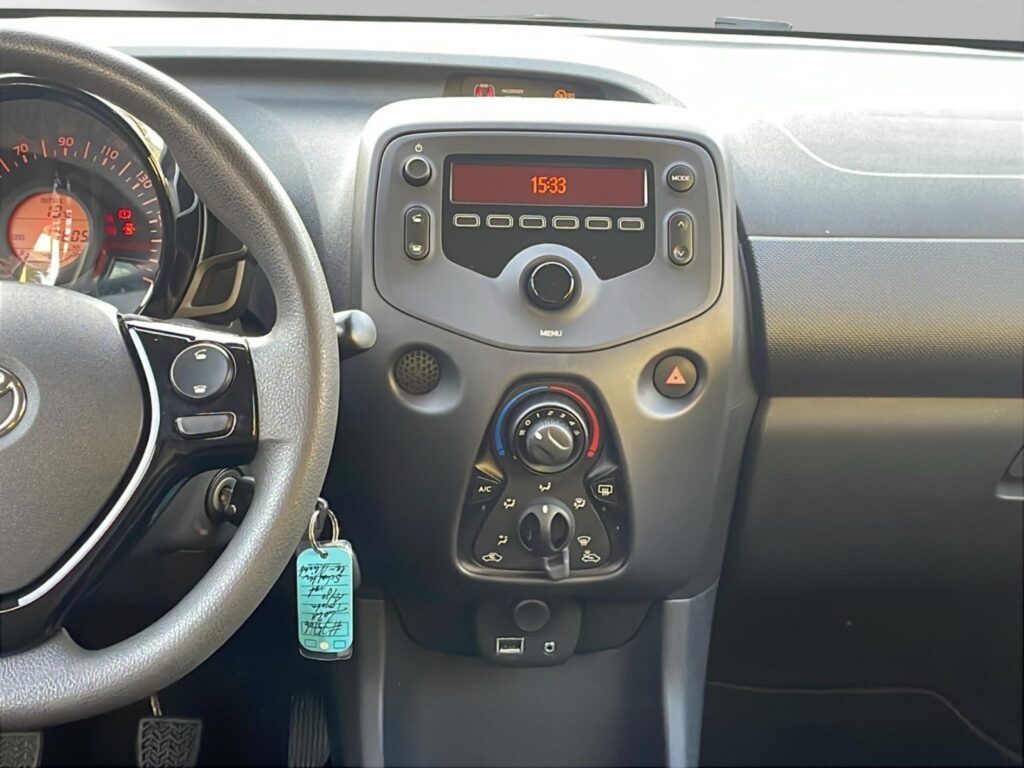 Toyota Aygo Exposé-Bild 11